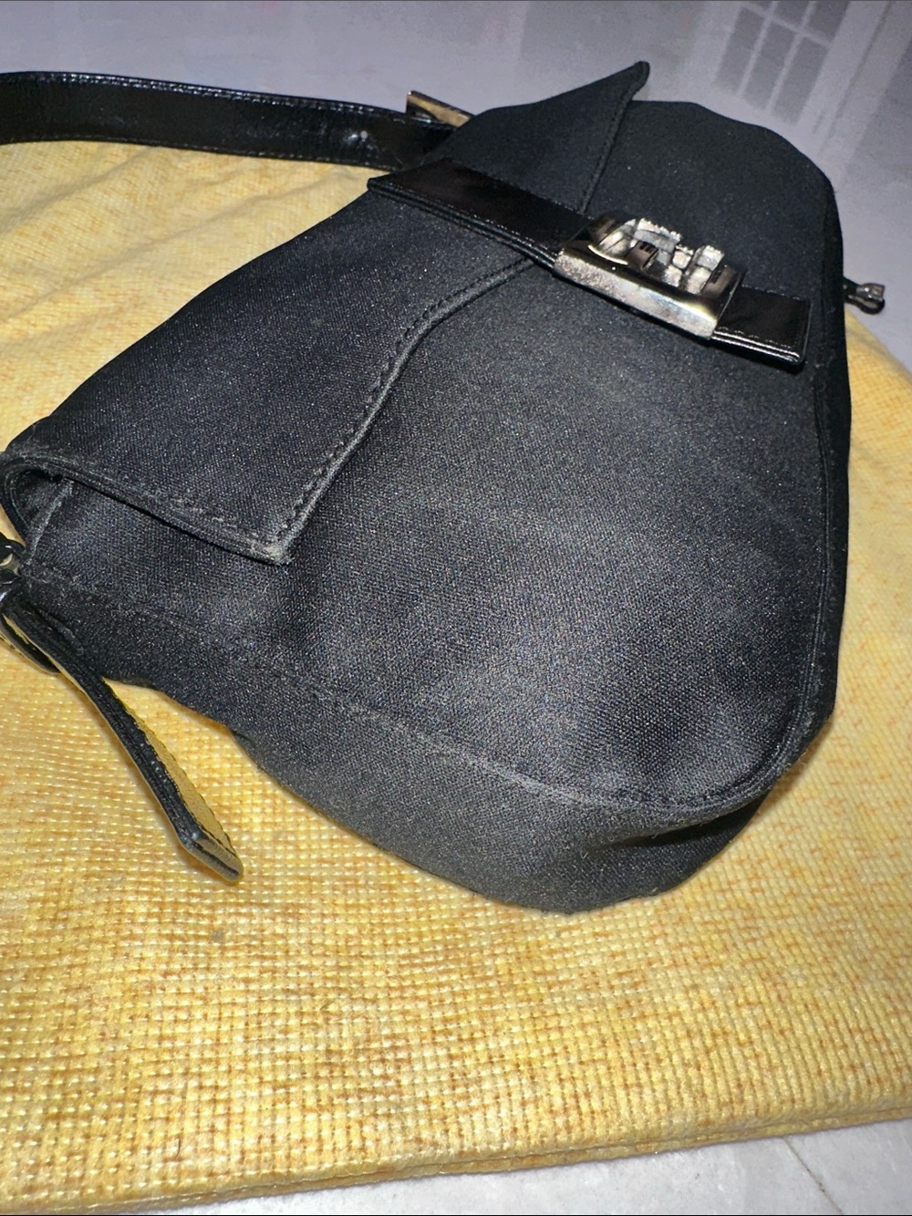 Vintage authentic Fendi Black Shoulder Baguette with Silver FF Buckle - Picture 8 of 11